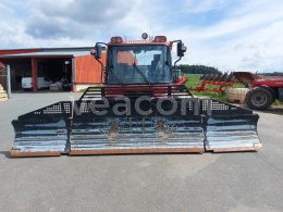 Интернет-аукцион: KASSBOHRER  PISTEN BULLY 300W + náhradní pásy