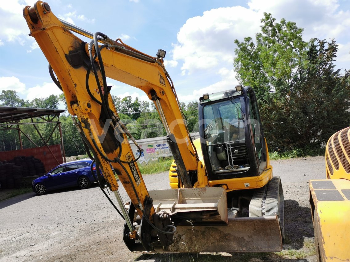 Online auction: JCB  8080