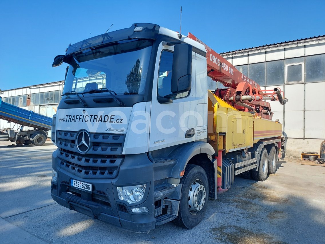 Online árverés: MERCEDES-BENZ  AROCS 3343 6x4 + PUMPA