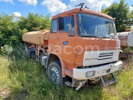 Online aukce: KAROSA  SA 8 L 110