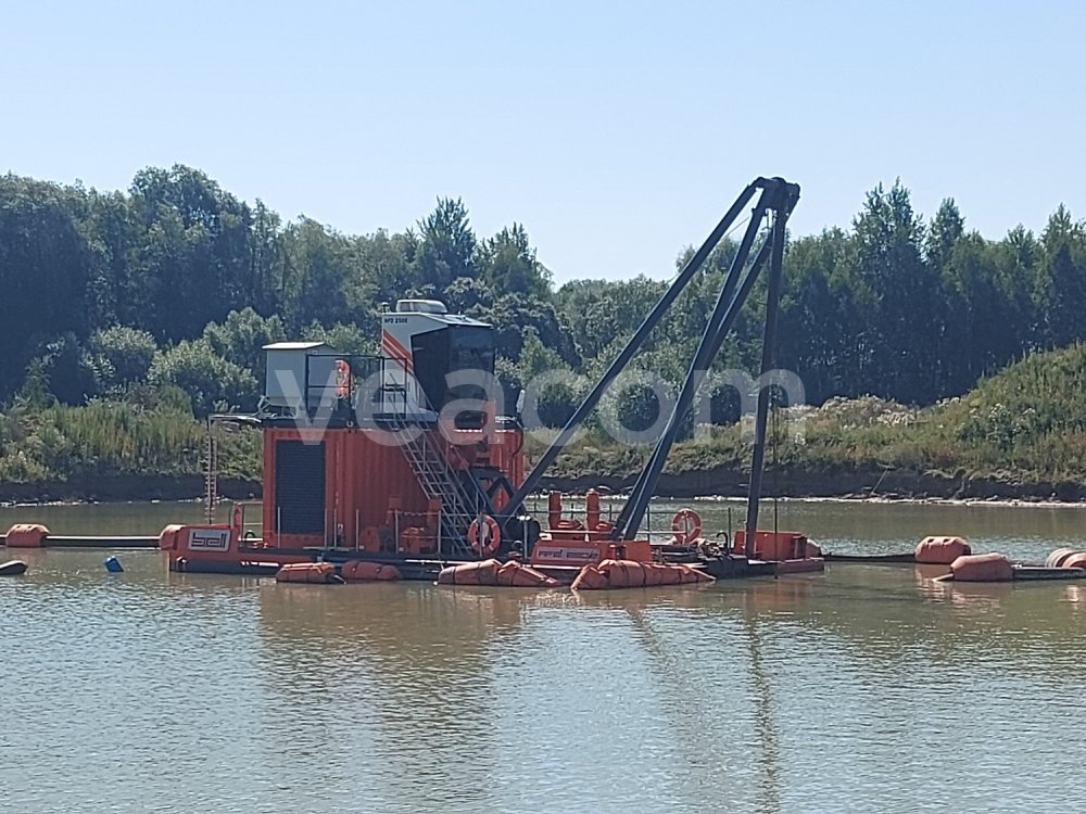 Online aukce: BELL  A-FRAME DREDGER 250