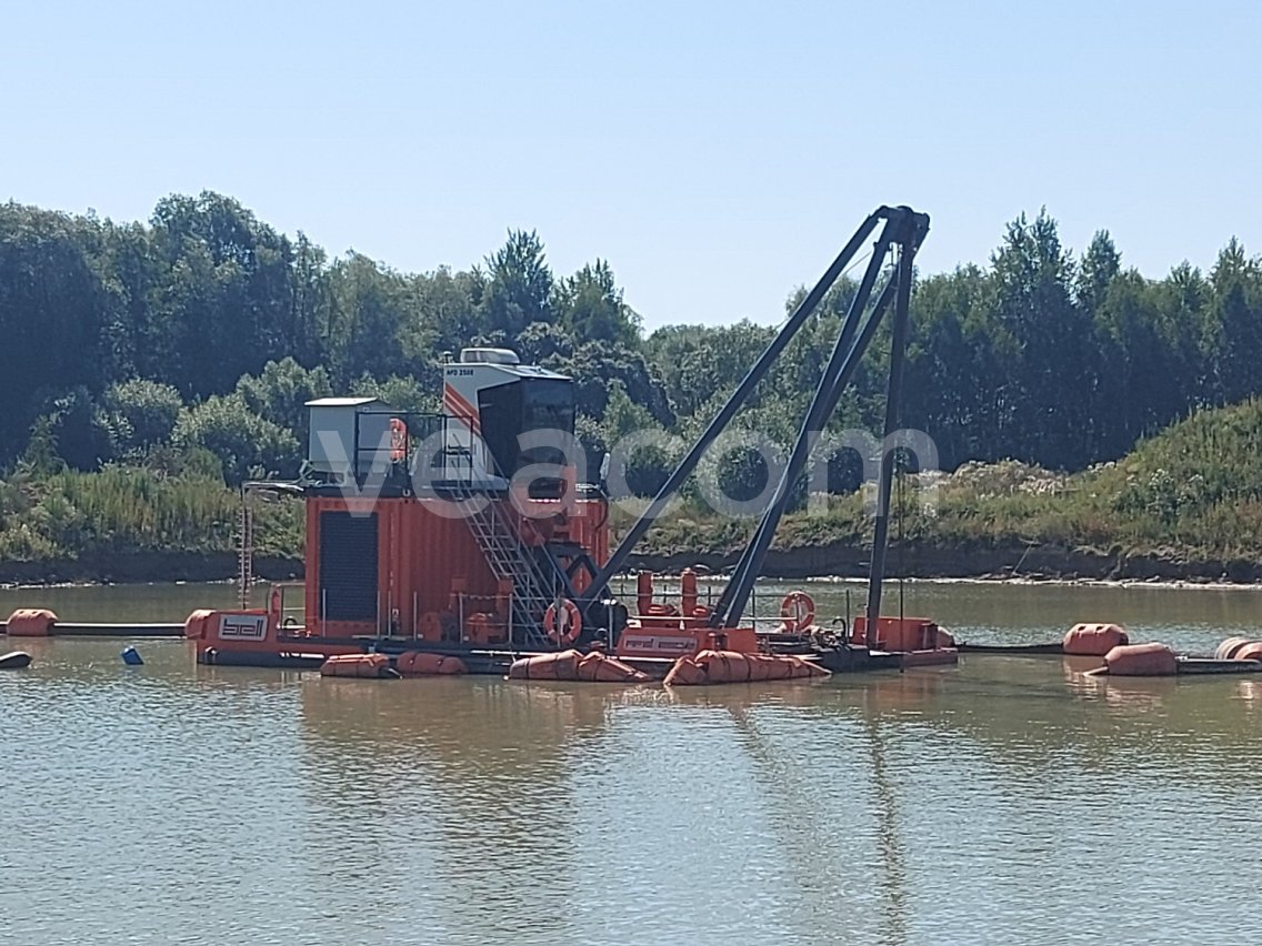 Online auction: BELL  A-FRAME DREDGER 250