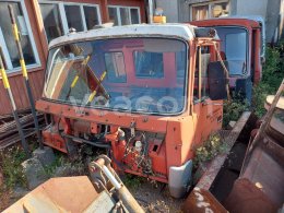 Online aukce:   3x kabina T815