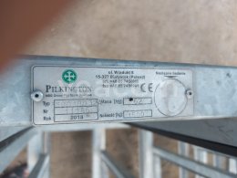 Online aukce:   Pilkington - stojany na okna