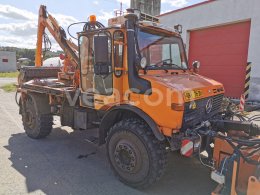 Online auction: MB  UNIMOG U 650 + 5  ks příslušenství