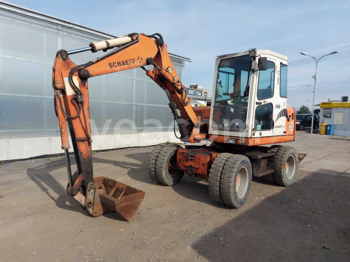 Online auction: SCHAEFF  HLM 22