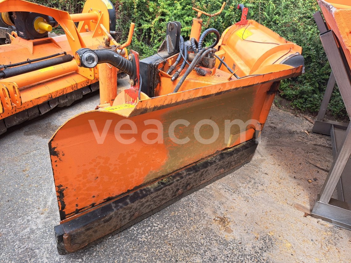 Online auction:   PRONAR PUV-2800