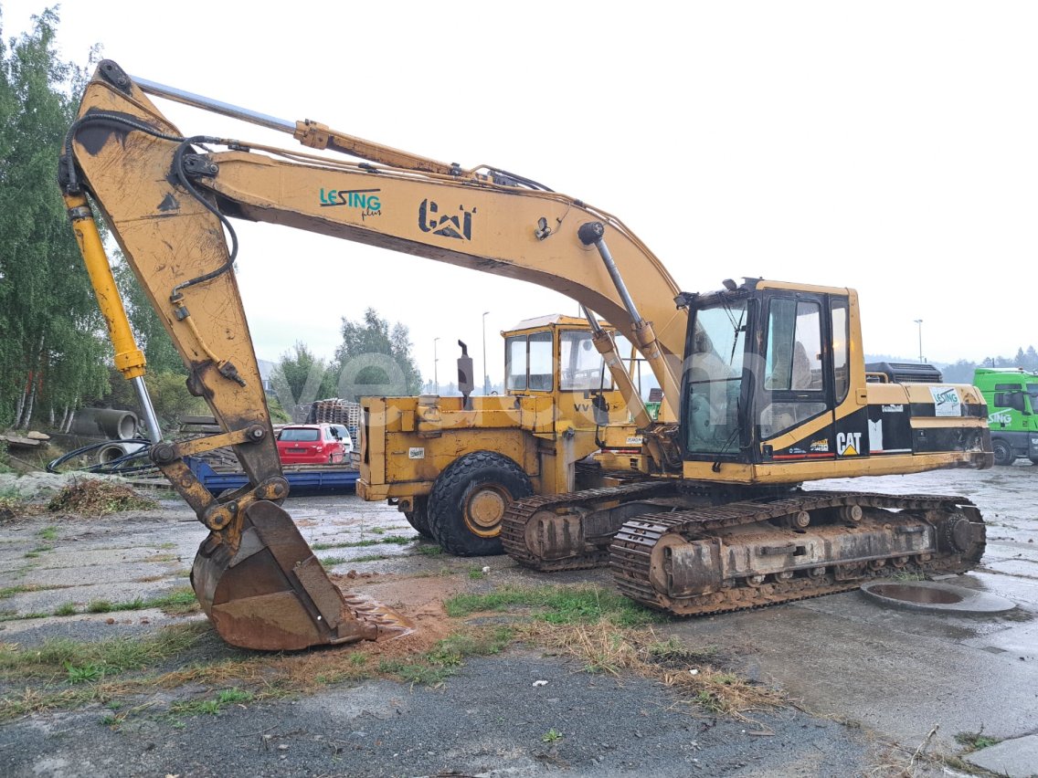 Online auction: CATERPILLAR  325 LN