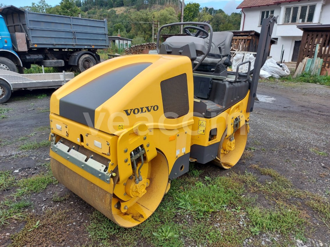 Online auction: VOLVO  DD25B