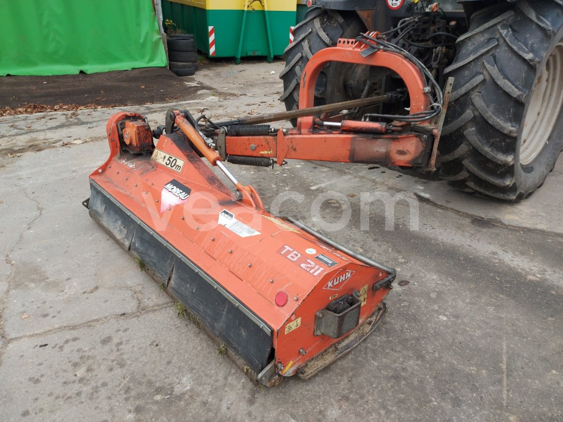 Online auction:   KUHN TB 211