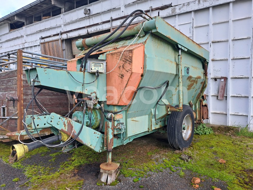 Online auction:  BULLDOG 8m3