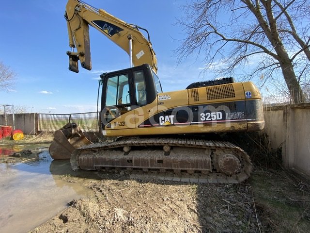 Online auction: CAT  325D