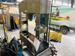 Online auction:   OMCN 160