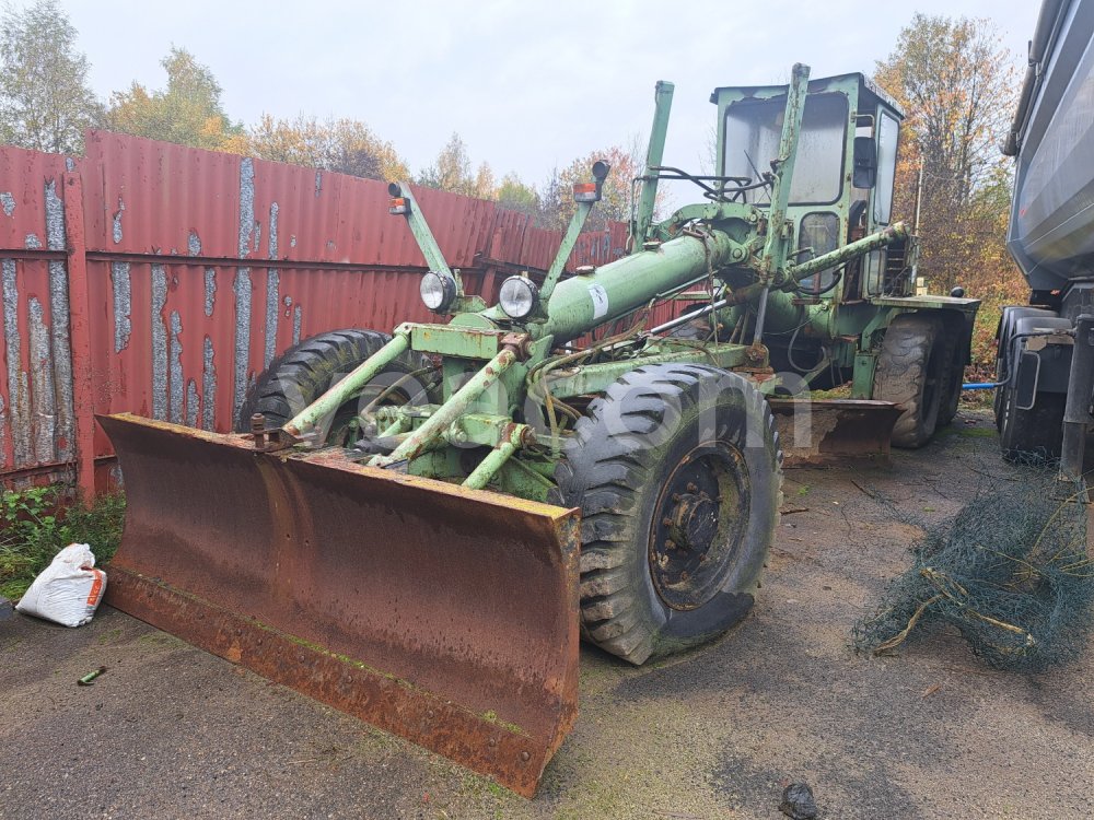 Online auction:  GRADER