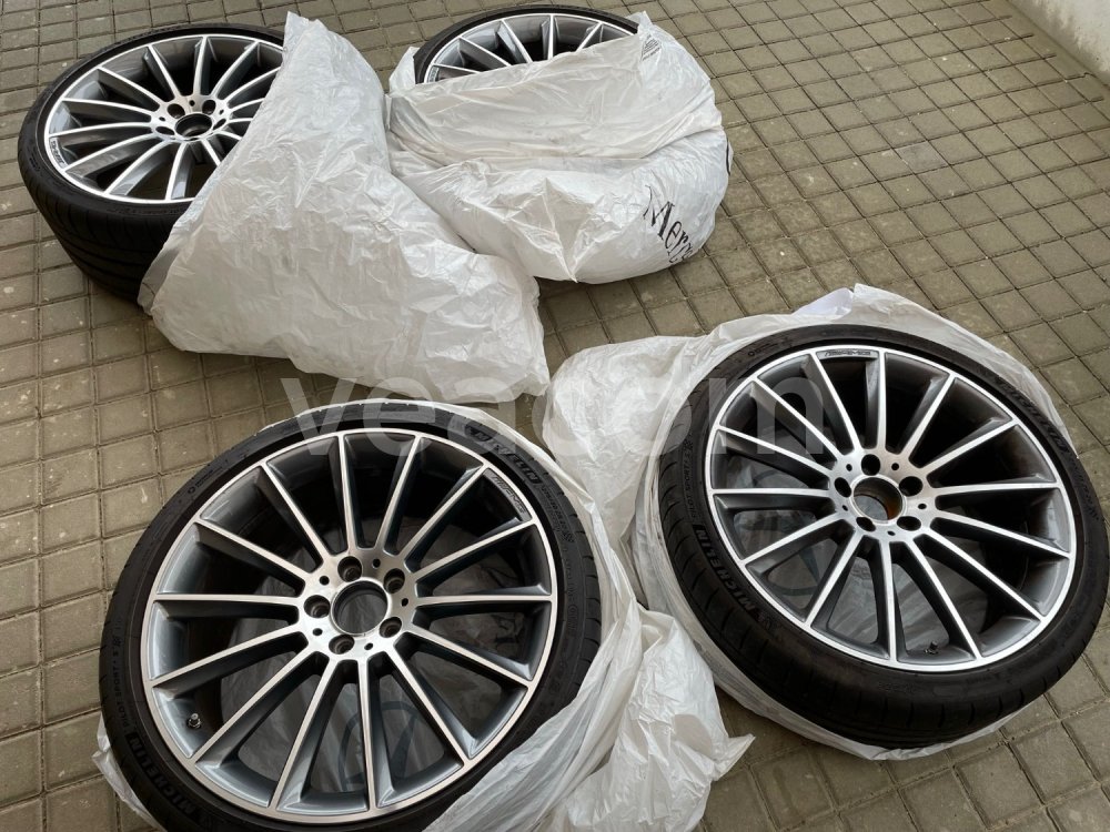 Online auction:  Sada originálních kol Mercedes - Benz AMG