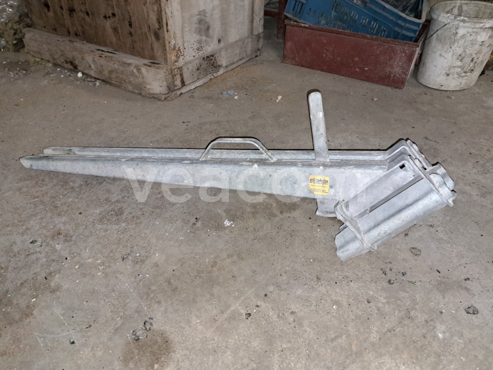 Online auction:  Trojnožka DOKA (25ks)