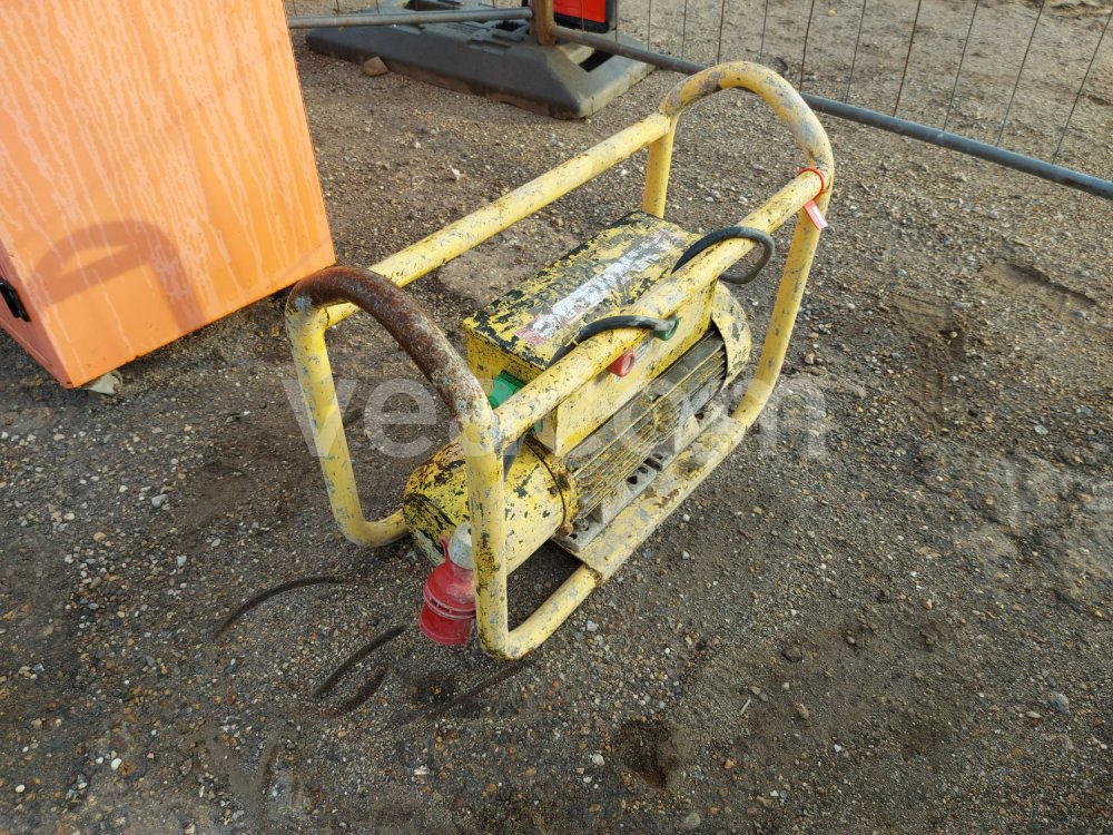 Online auction:  DYNAPAC UF 61