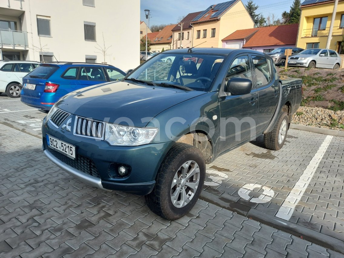 Online aukce: MITSUBISHI  L 200