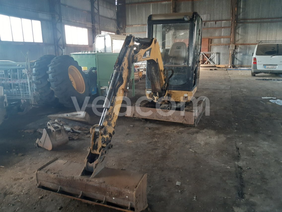 Online auction: CATERPILLAR  301.8 C