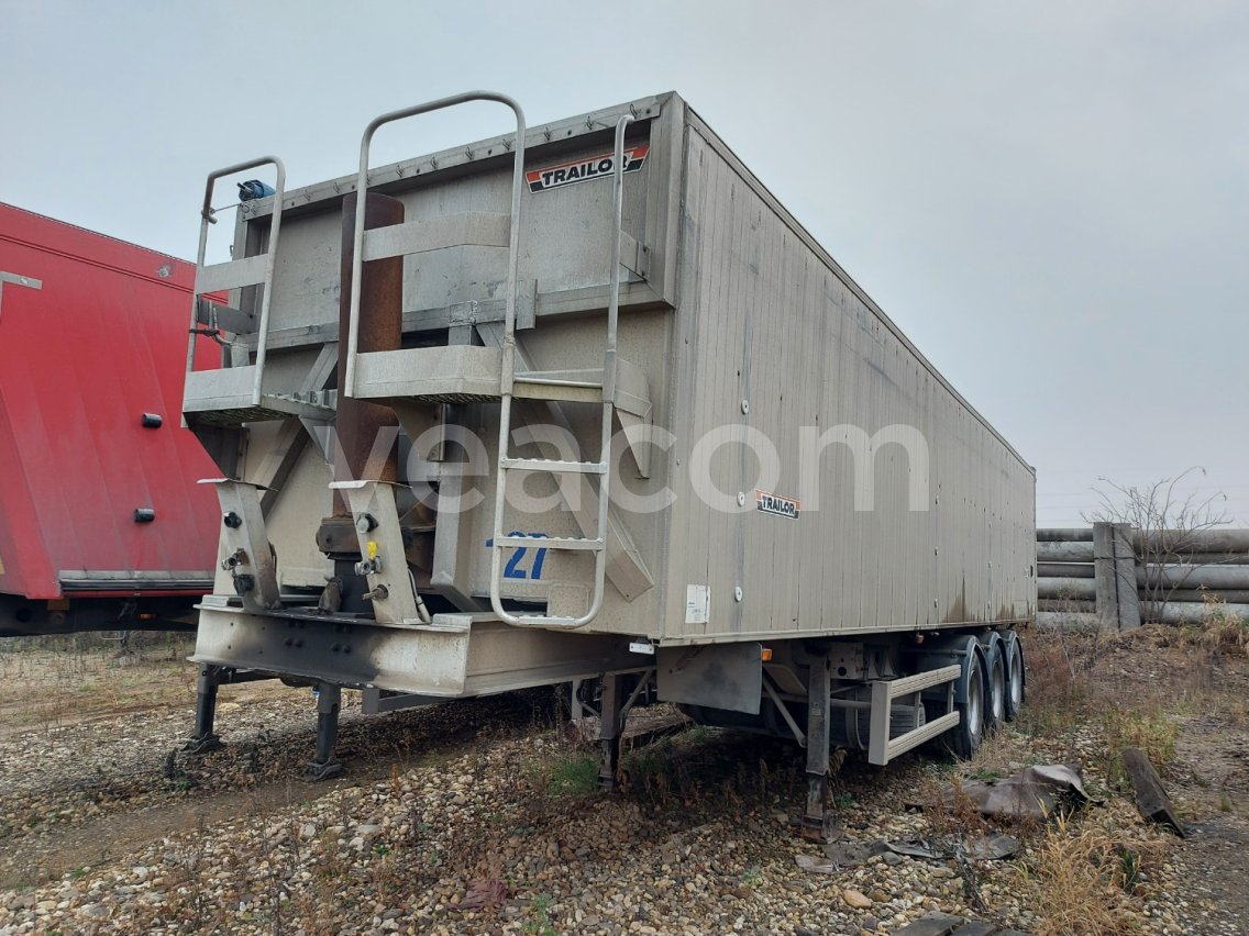 Online auction:   TRAILOR SYY3CX