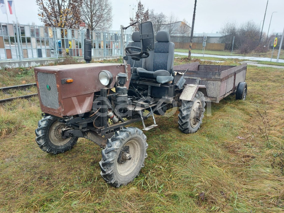 Online árverés:   TRAKTOR + VLEČKA