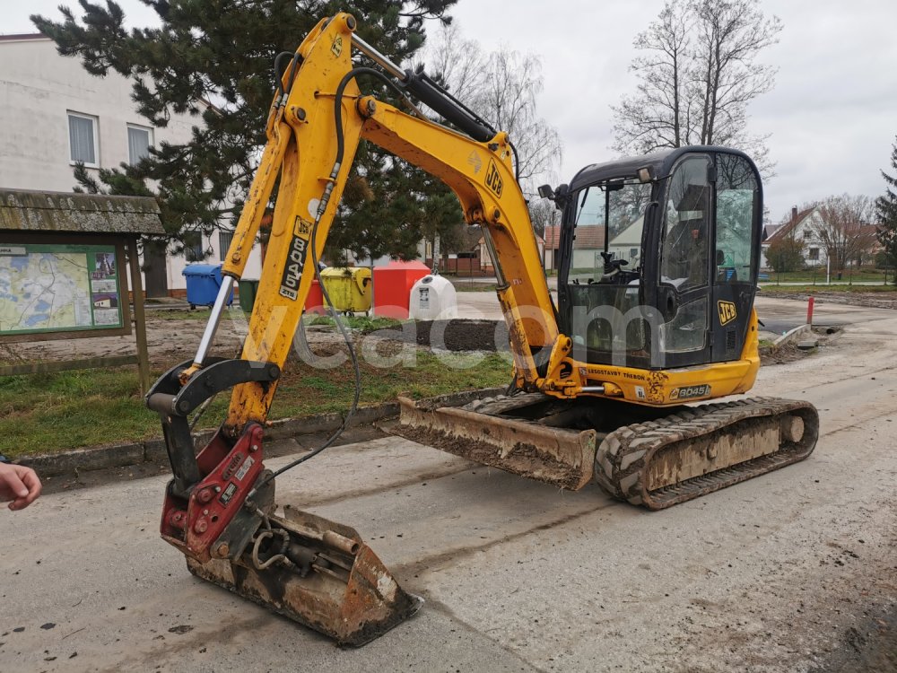 Online aukce: JCB  8045