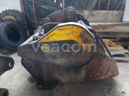 Online auction:   MB CRUSHER BF 90.3