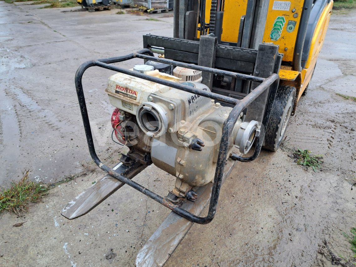 Online aukce:   KALOVÉ ČERPADLO HONDA WT 30 X