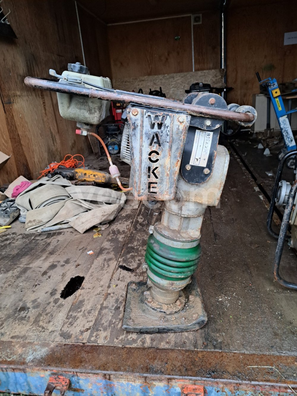 Online auction:  WACKER BS60Y