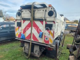 Online auction: DAF  STREET CLEANSING