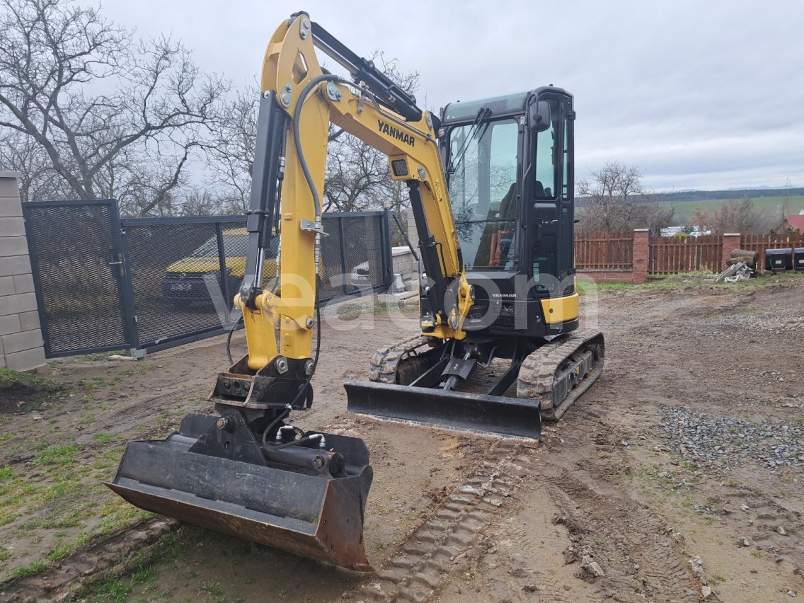 Online auction: YANMAR  VIO26-6