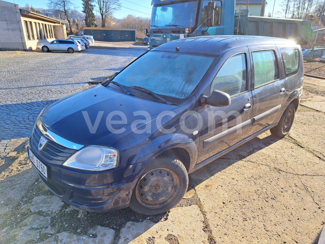 Aukcja internetowa: DACIA  LOGAN