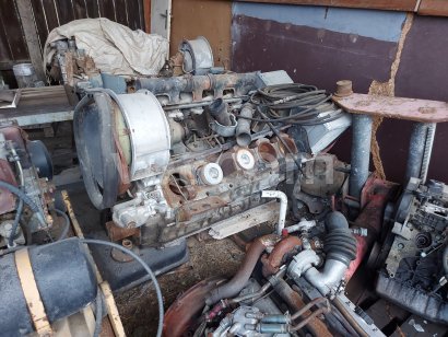 Online aukce:  MOTOR Z T815 (1)