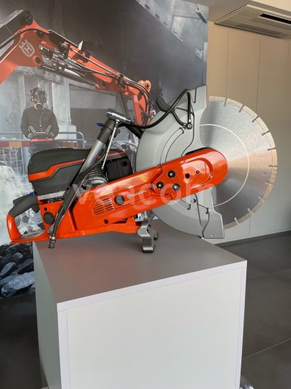 Online aukce:  HUSQVARNA K970