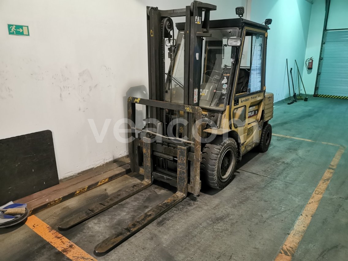 Online auction: CATERPILLAR  DP 35