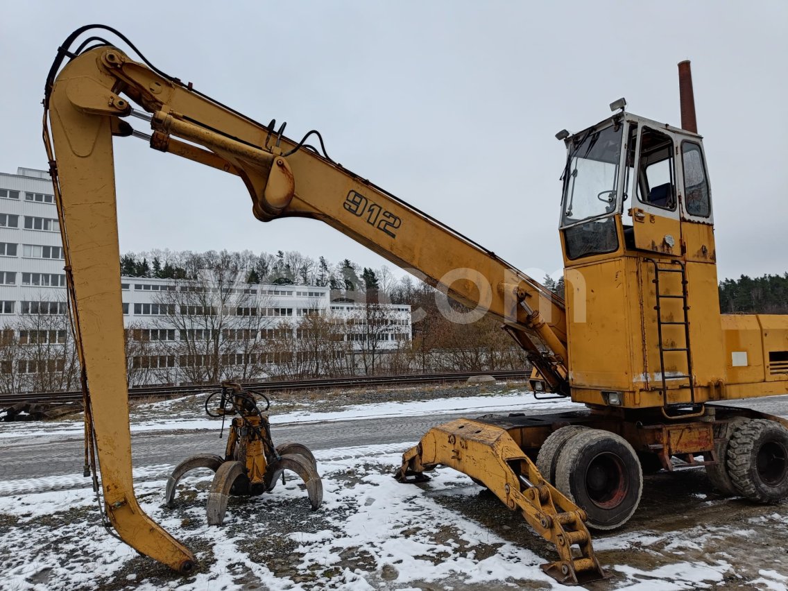 Online auction: LIEBHERR  A 912