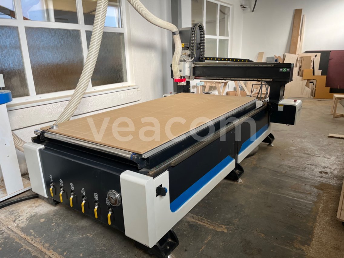 Online auction:   CNC ROUTER F1