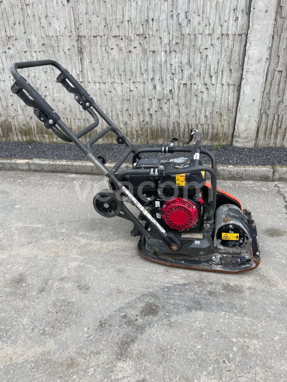 Online aukce:  HUSQVARNA LF100