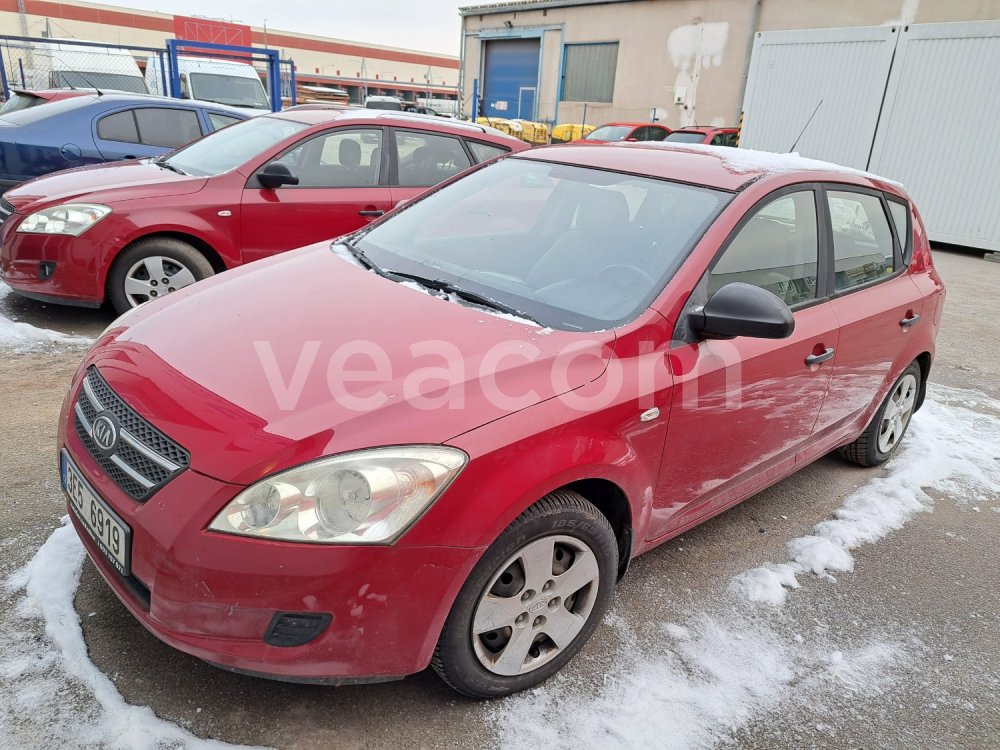 Online aukce: KIA  CEED
