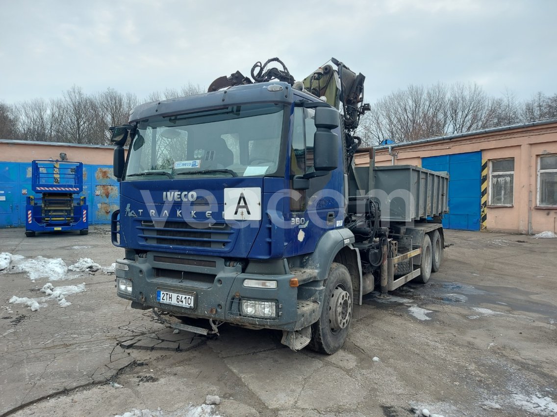 Інтернет-аукціон: IVECO  TRAKKER 360 6X4 + HR