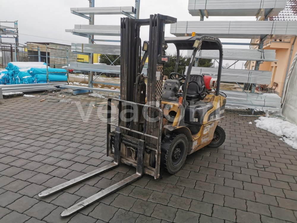 Online aukce: CATERPILLAR  GP 25 N