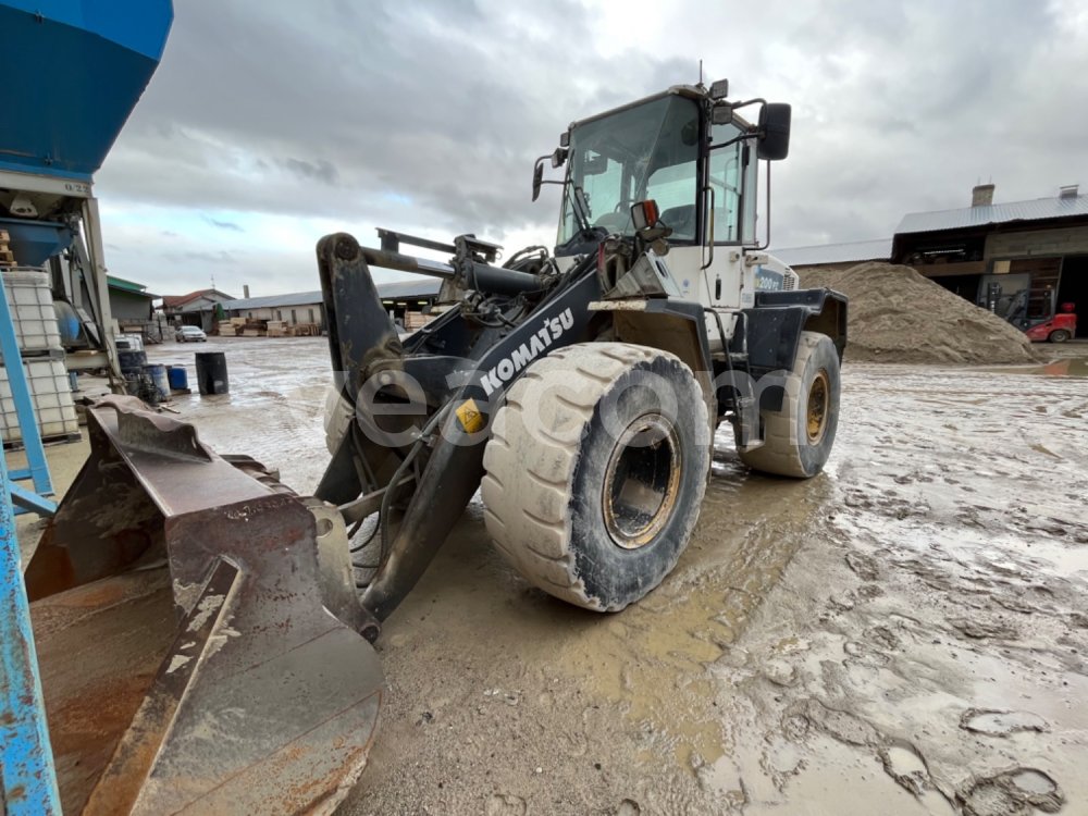 Online aukce: KOMATSU  WA 200-6