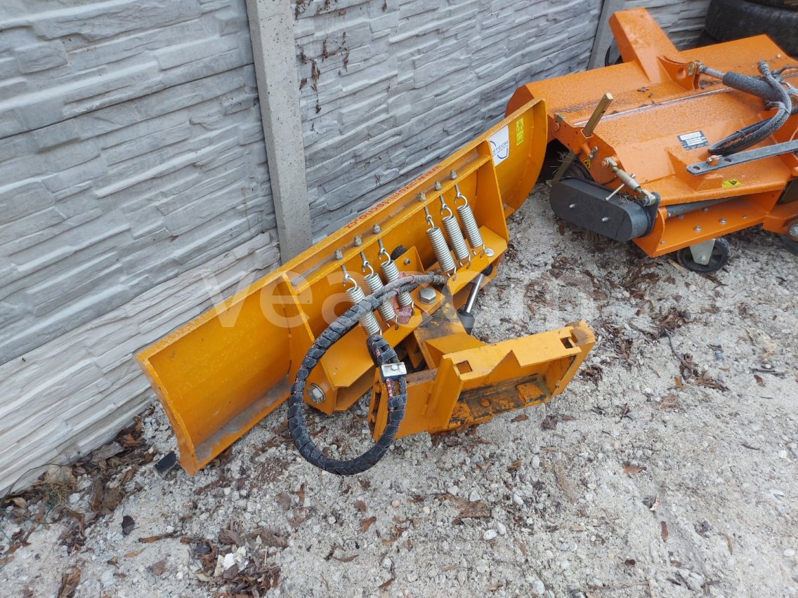 Online aukce:   RADLICE 150 CM