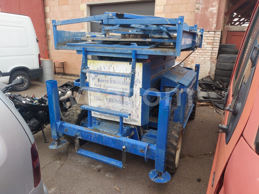 Online aukce:  UPRIGHT X33RT