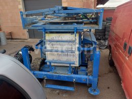 Online aukce:   UPRIGHT X33RT
