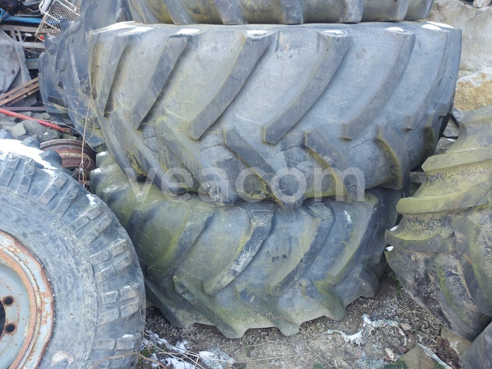 Aukcja internetowa:  PNEU NA DISKU NA TRAKTOR FENT, 710/70R42-2KS