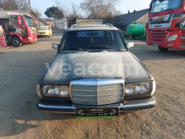 Online árverés: MERCEDES-BENZ  W123