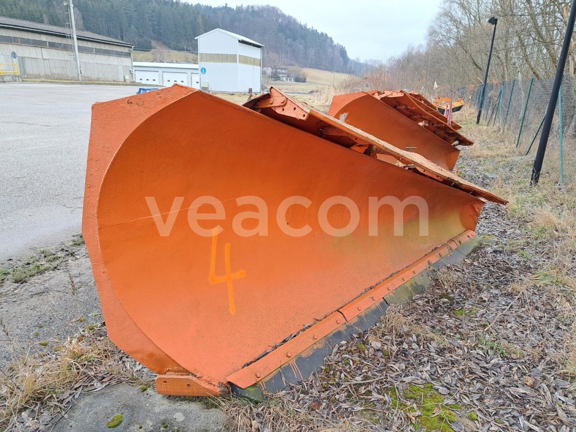 Online aukce:   SNĚHOVÁ RADLICE (4533228)