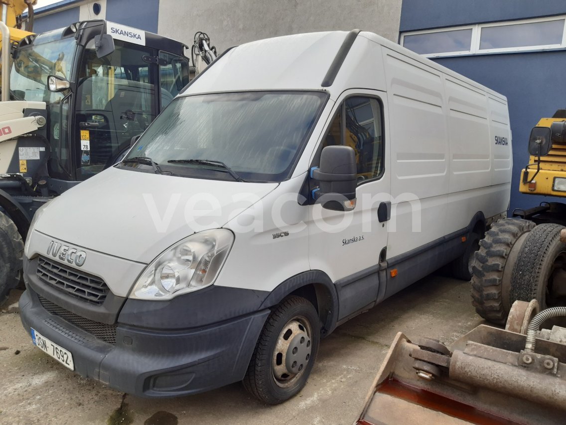 Online árverés: IVECO  35C15