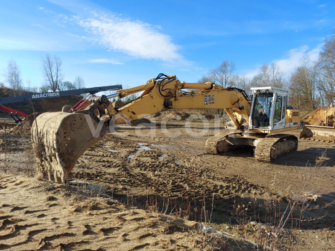 Online auction: LIEBHERR  R 934 HDS